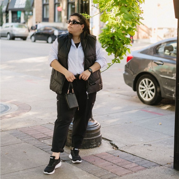 Meet Your Posher, Raffela ✨ - Picture 4 of 10